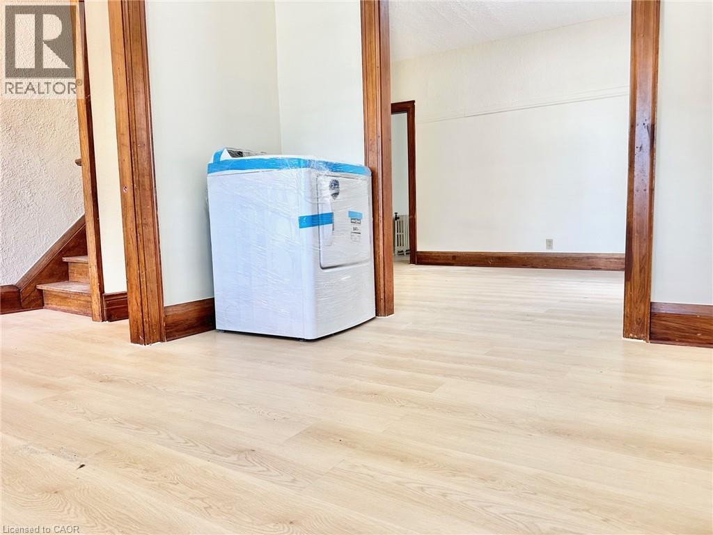 Photo 11 of 215 Rosewood Road, Hamilton ON