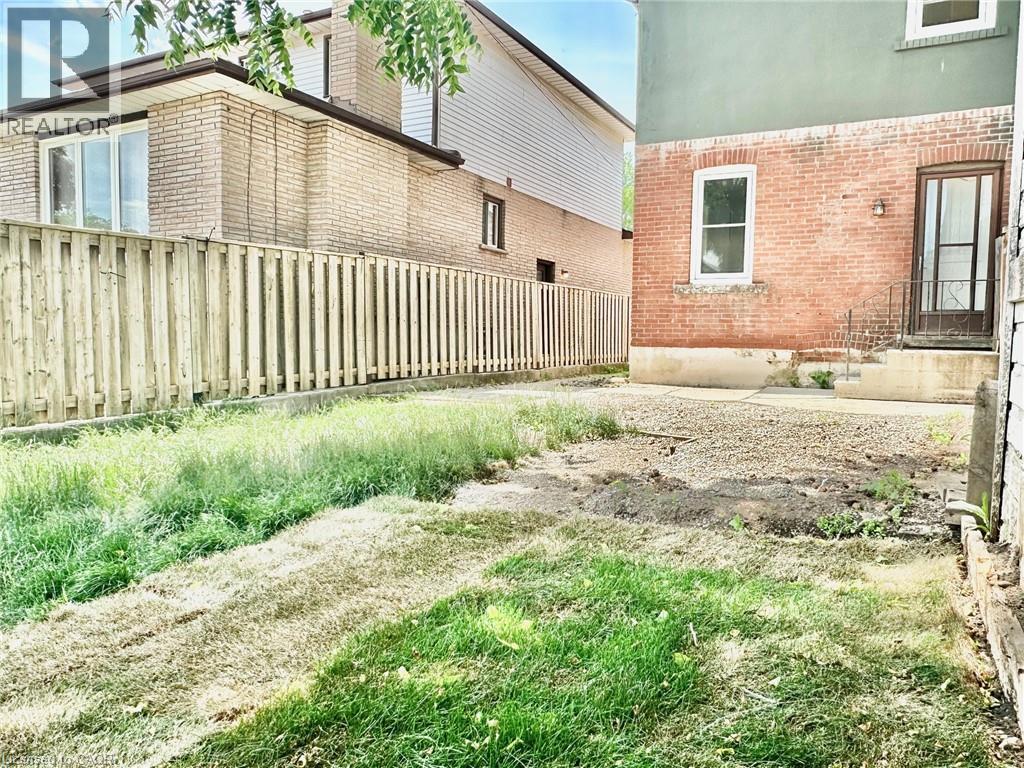Photo 34 of 215 Rosewood Road, Hamilton ON