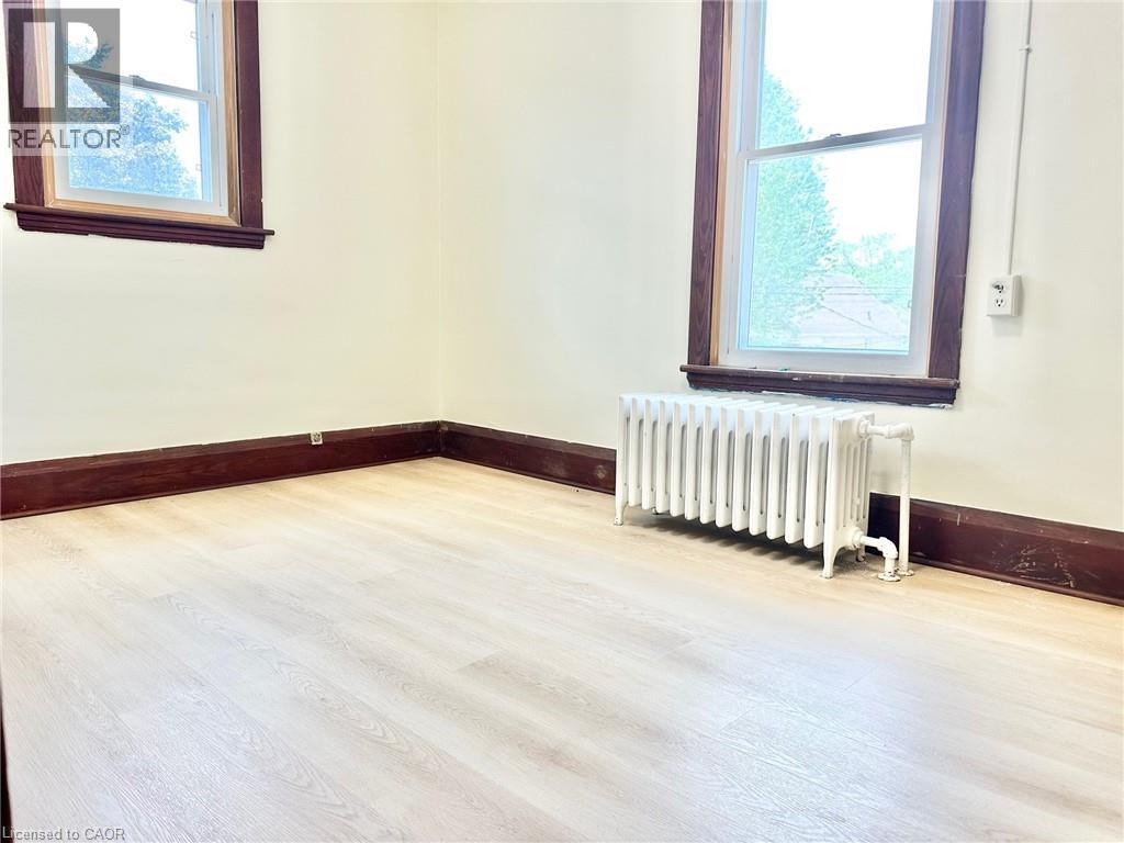 Photo 18 of 215 Rosewood Road, Hamilton ON