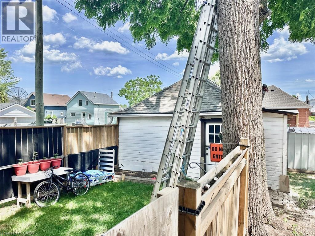 Photo 37 of 215 Rosewood Road, Hamilton ON
