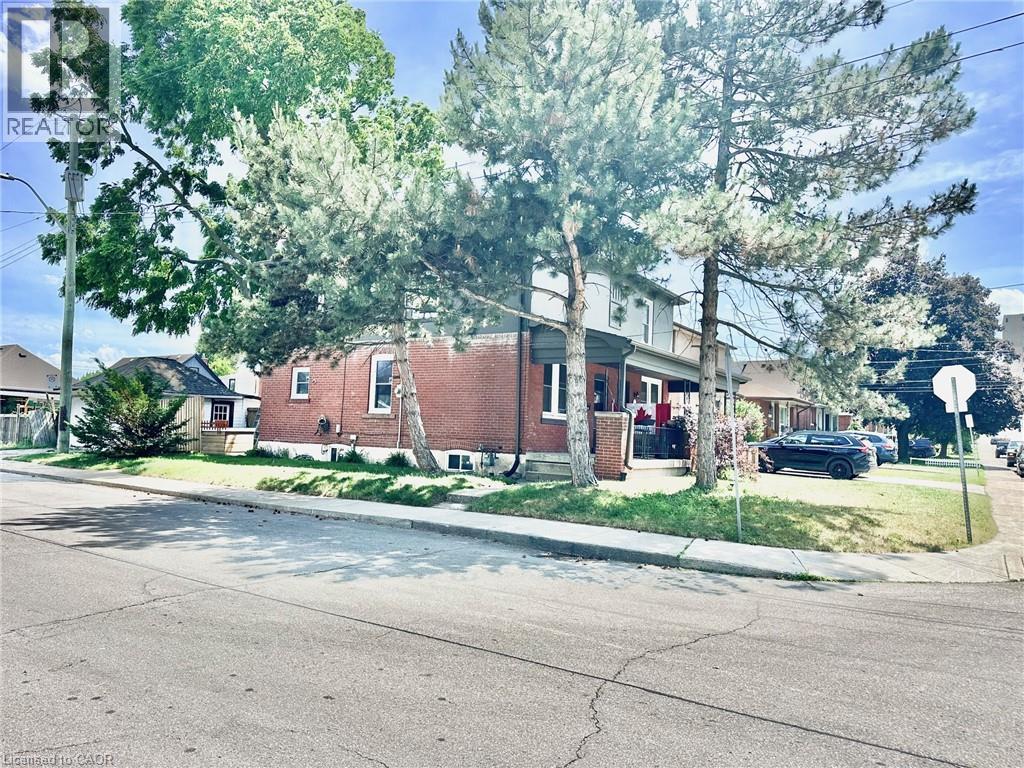 Photo 42 of 215 Rosewood Road, Hamilton ON