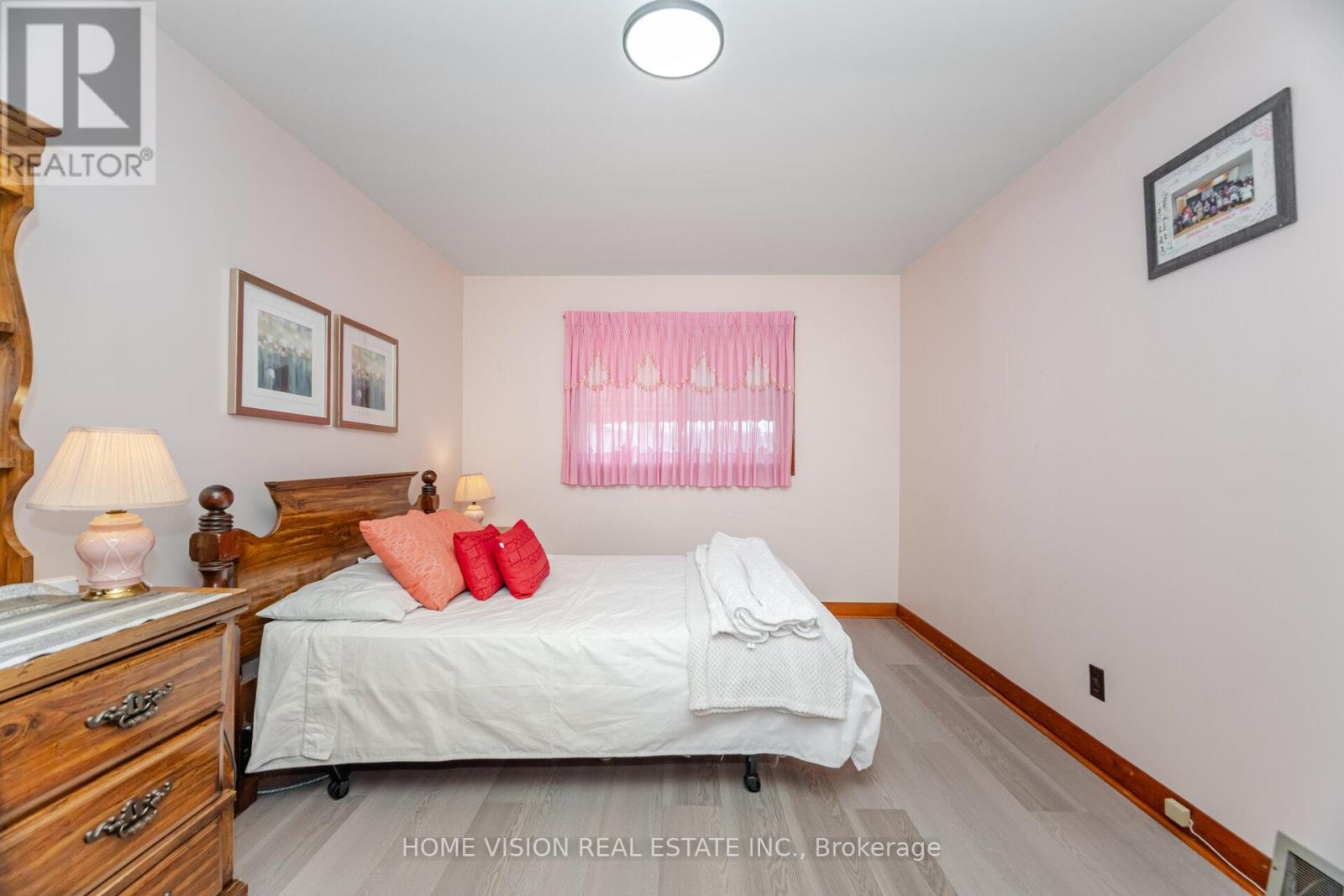 Photo 15 of 15 Adair Avenue N, Hamilton ON