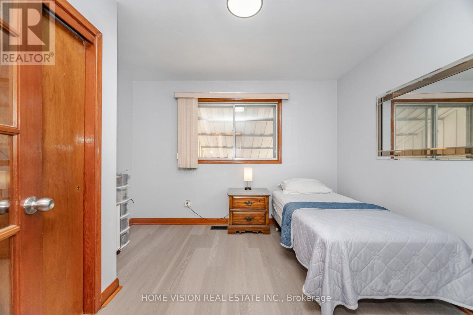 Photo 18 of 15 Adair Avenue N, Hamilton ON