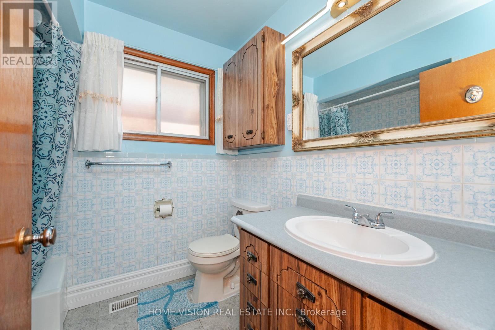 Photo 20 of 15 Adair Avenue N, Hamilton ON