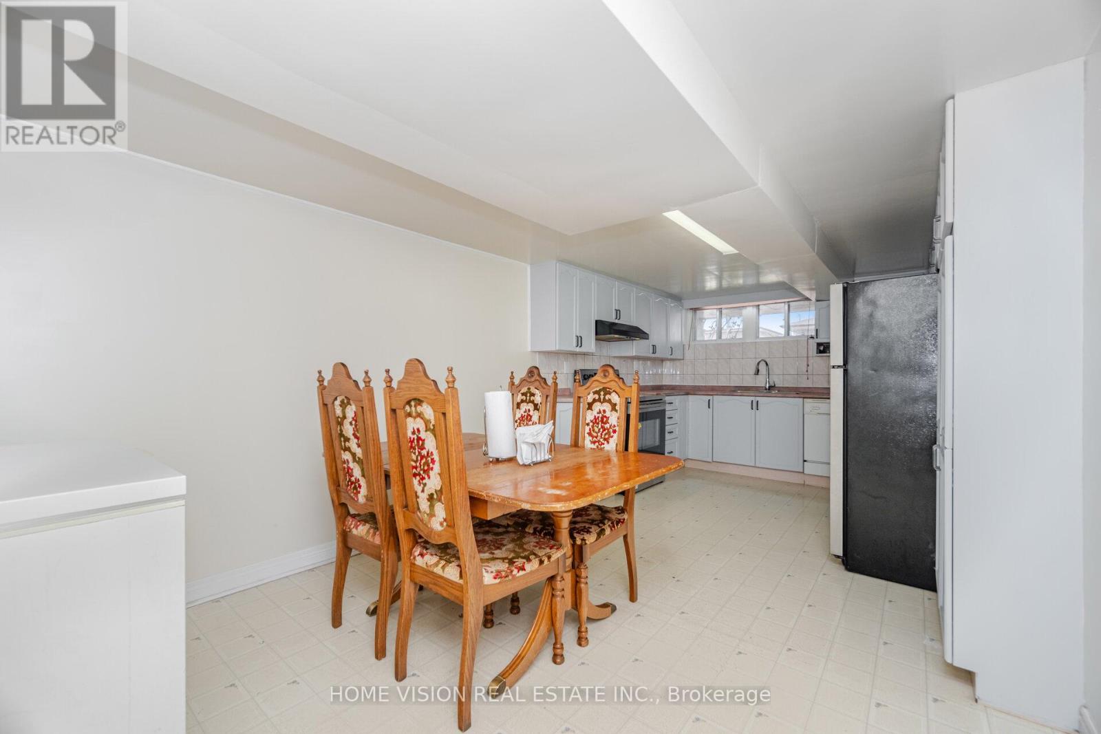 Photo 24 of 15 Adair Avenue N, Hamilton ON