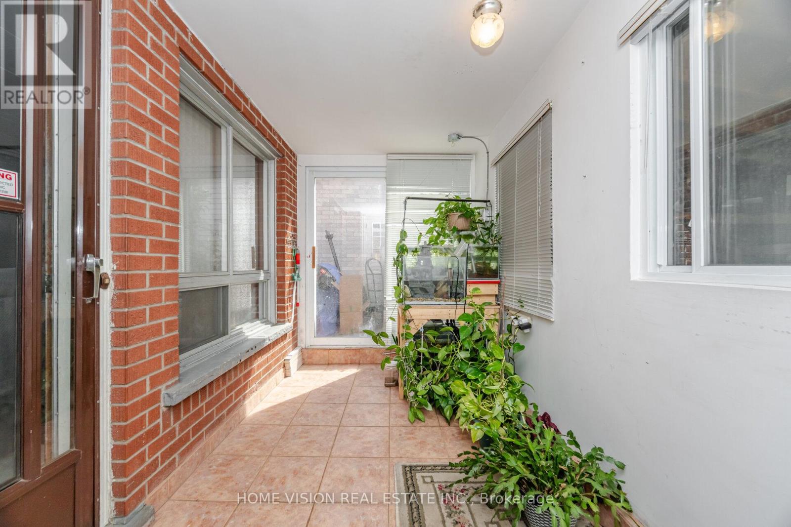 Photo 27 of 15 Adair Avenue N, Hamilton ON