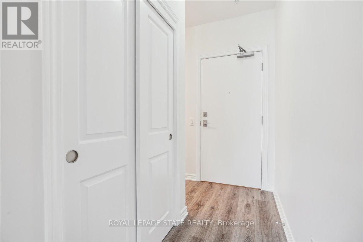 Photo 10 of 401 40 Esplanade Lane, Grimsby ON