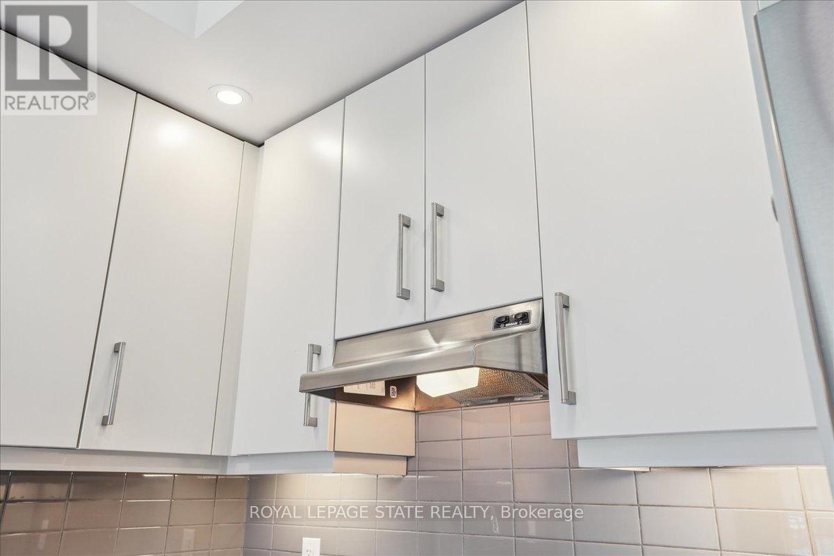 Photo 20 of 401 40 Esplanade Lane, Grimsby ON
