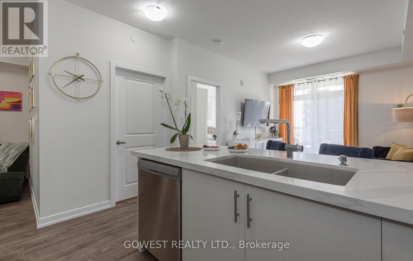 Photo 11 of 301 125 Shoreview Place, Hamilton ON
