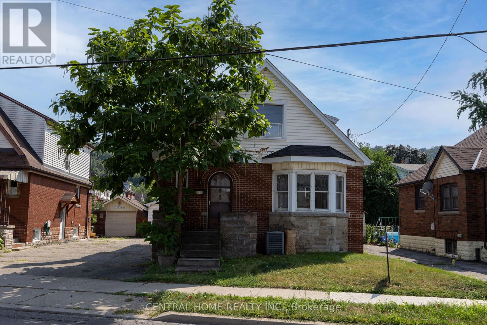 Photo 2 of 1650 King Street E, Hamilton ON