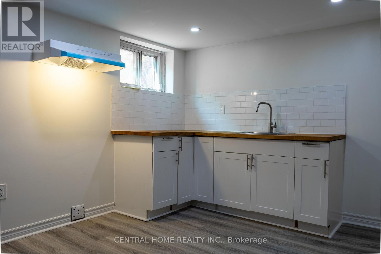 Photo 24 of 1650 King Street E, Hamilton ON