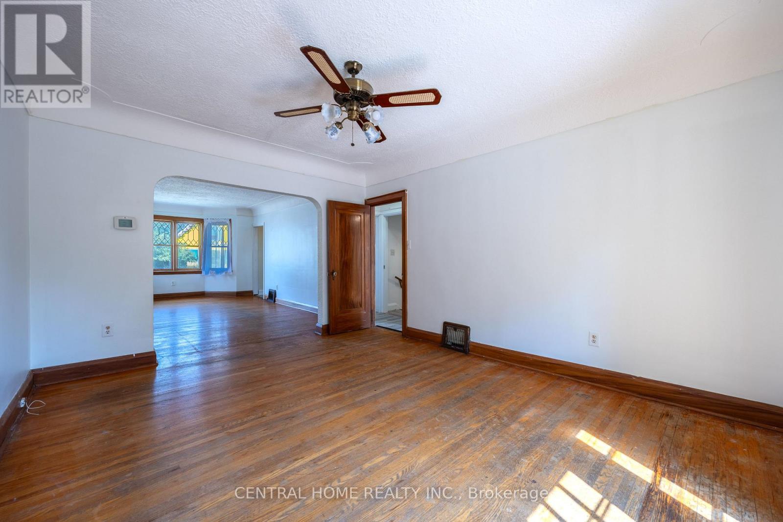 Photo 6 of 1650 King Street E, Hamilton ON