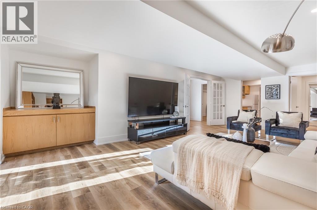 Photo 33 of 75 Reding Road, Ancaster ON