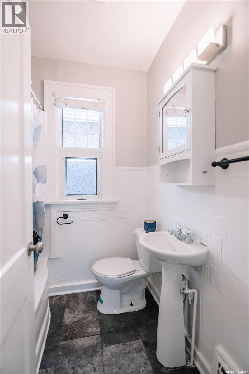 Photo 25 of 2154 Broder Street, Regina SK