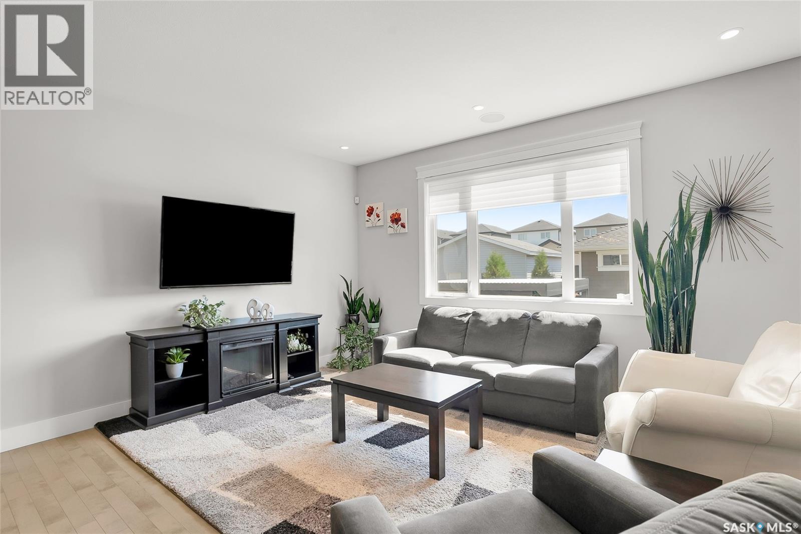 Single Family House 2 Level for Sale in  Kloppenburg CRESCENT Saskatoon 