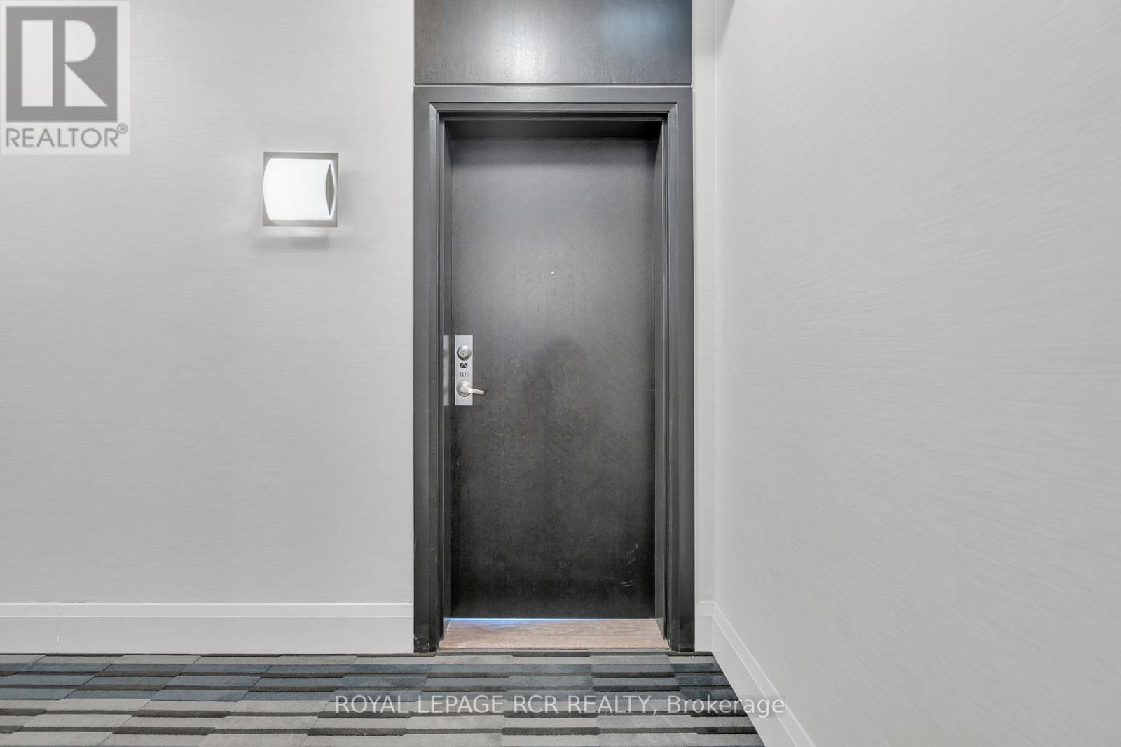 Photo 30 of 409 15277 Yonge Street, Aurora ON