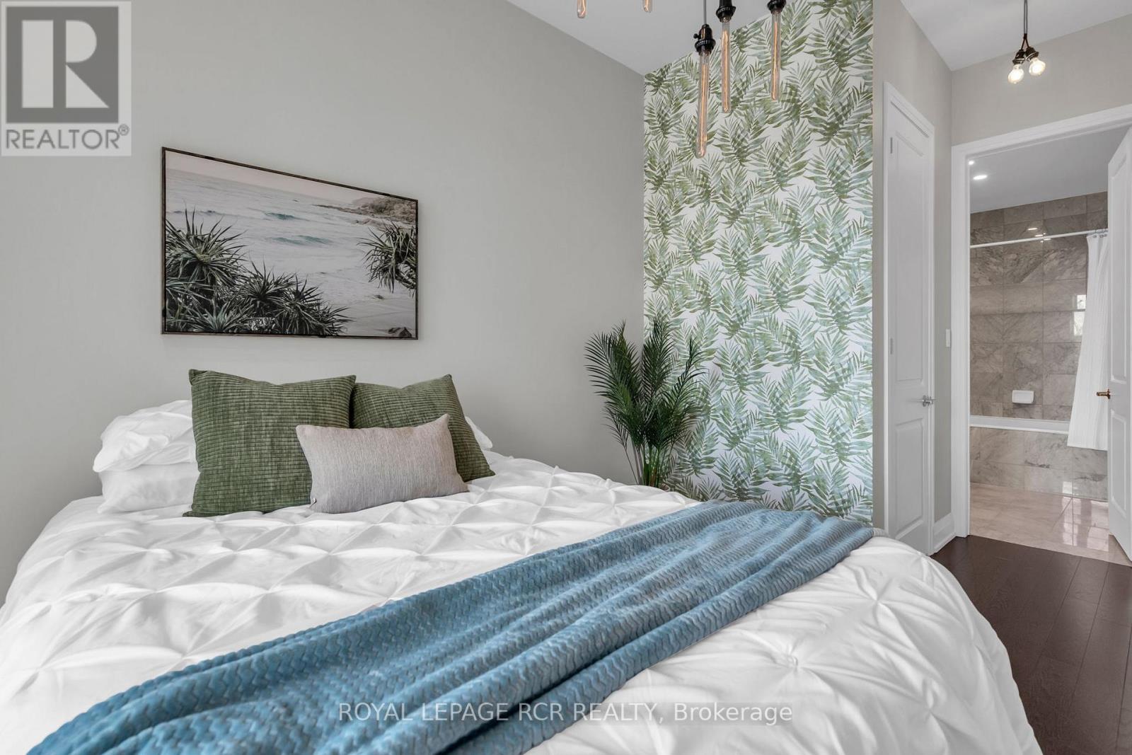 Photo 24 of 409 15277 Yonge Street, Aurora ON