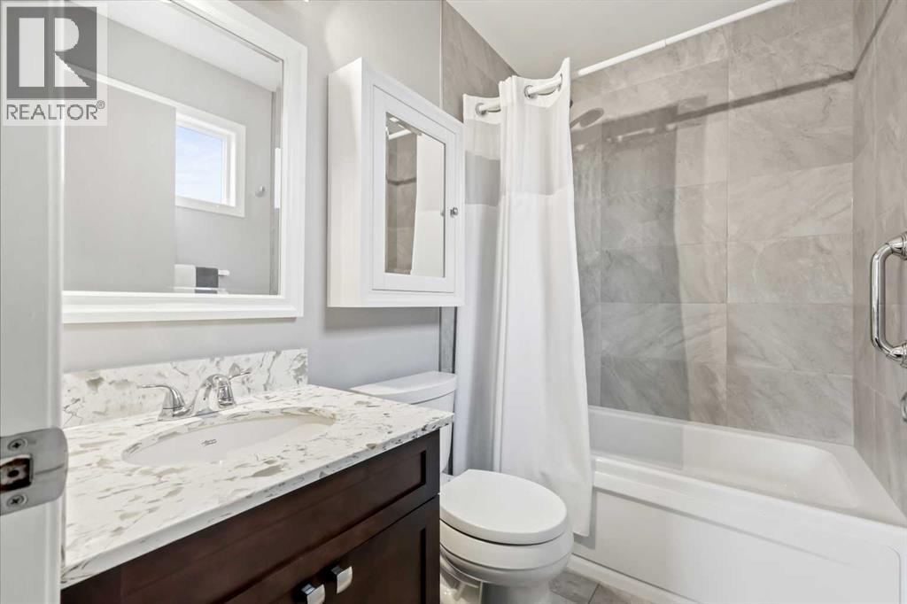 Single Family House 4 Level for Sale in  Sandarac Place NW Sandstone Valley Calgary 