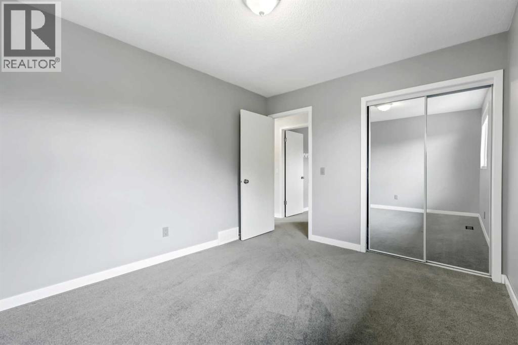 Single Family House 4 Level for Sale in  Sandarac Place NW Sandstone Valley Calgary 