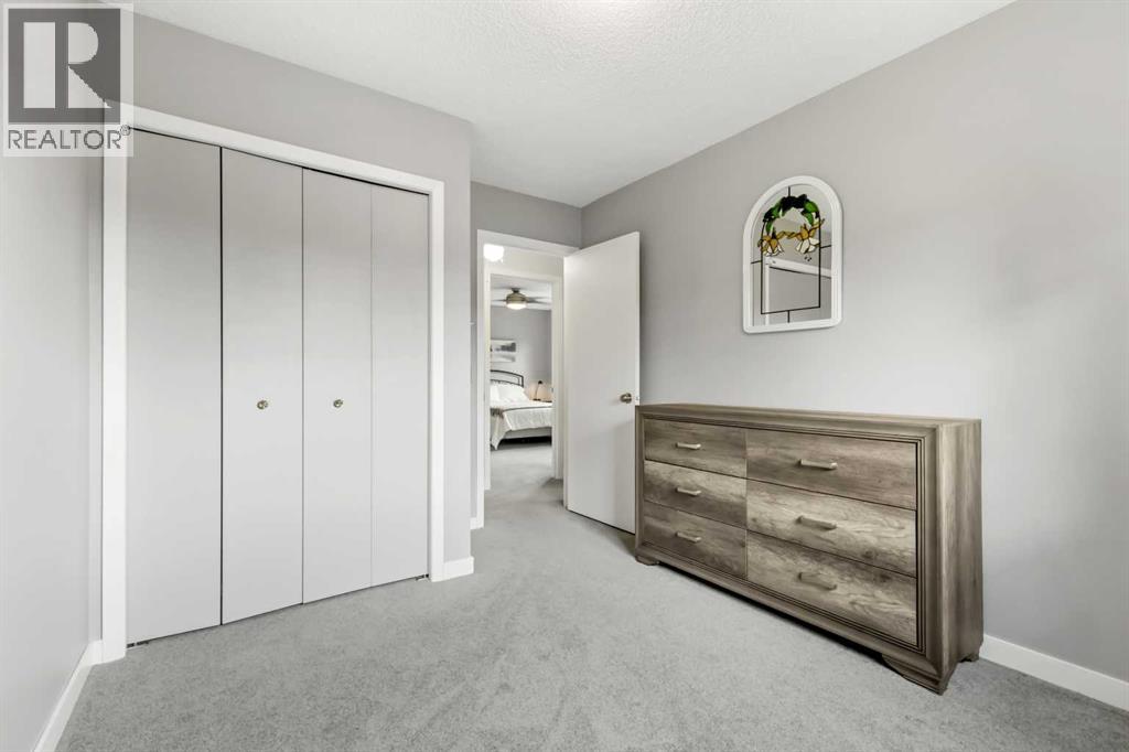 Single Family House 4 Level for Sale in  Sandarac Place NW Sandstone Valley Calgary 