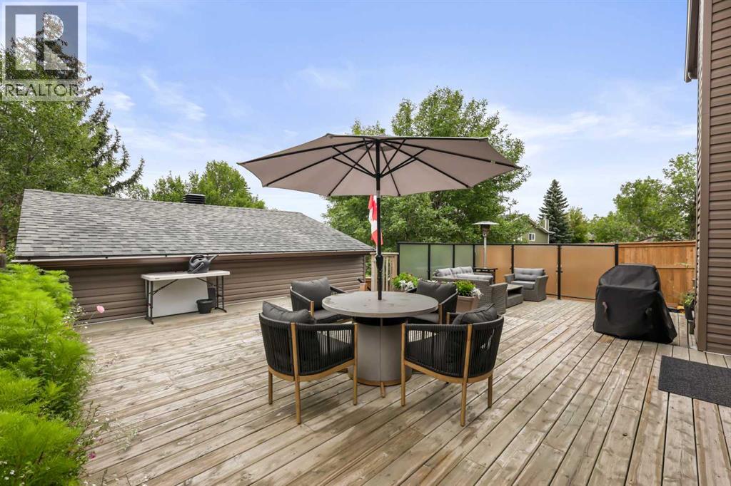 Single Family House 4 Level for Sale in  Sandarac Place NW Sandstone Valley Calgary 