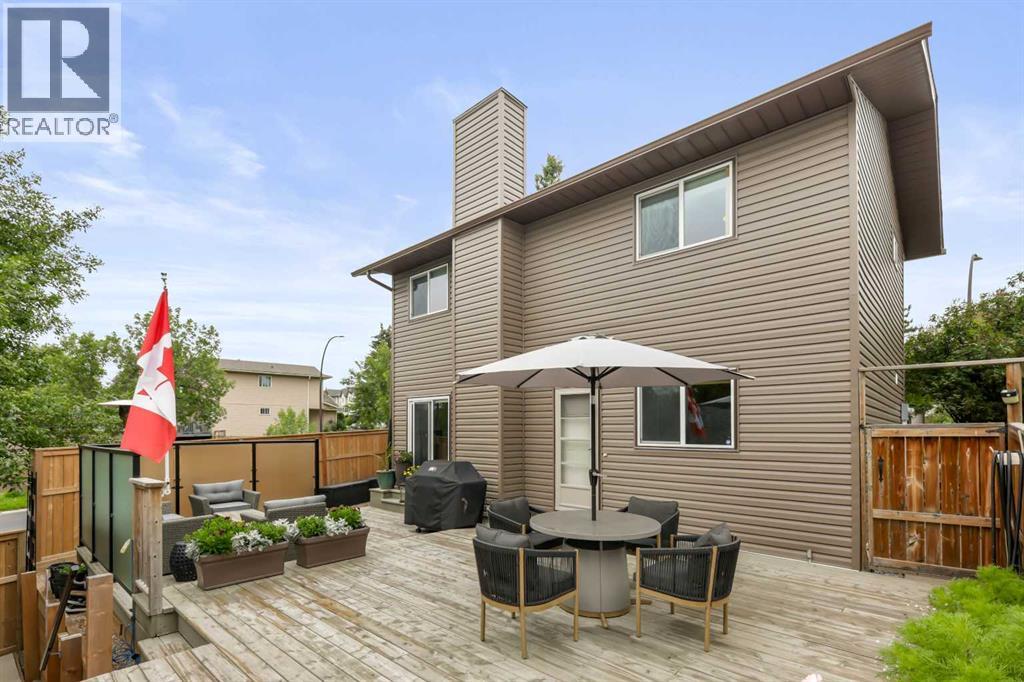 Single Family House 4 Level for Sale in  Sandarac Place NW Sandstone Valley Calgary 