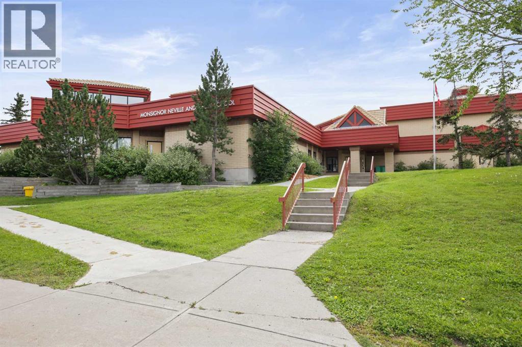 Single Family House 4 Level for Sale in  Sandarac Place NW Sandstone Valley Calgary 