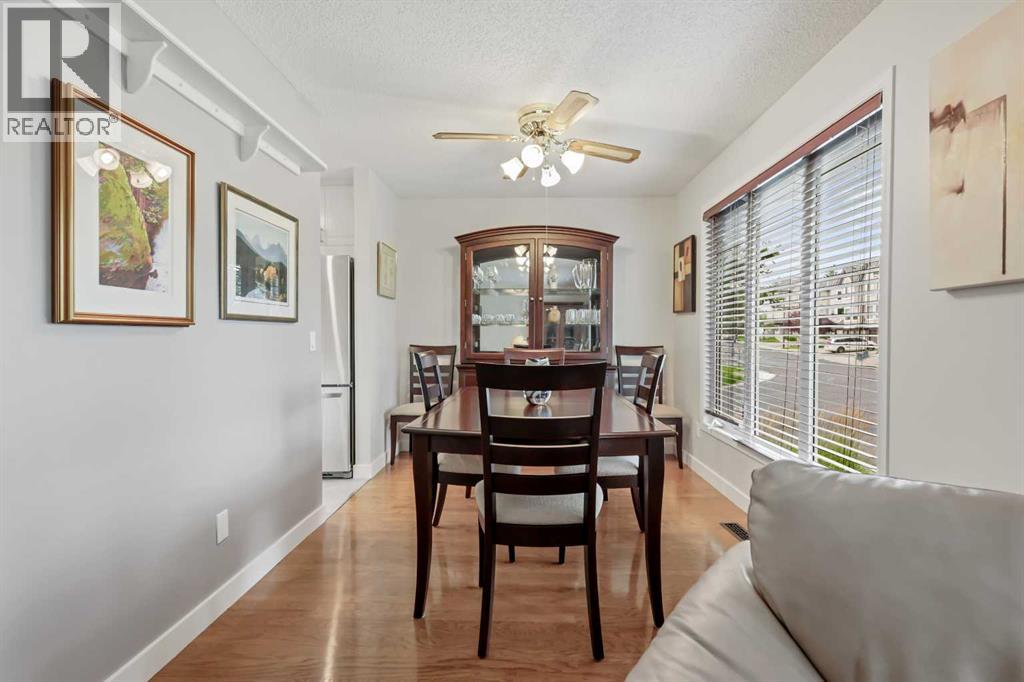 Single Family House 4 Level for Sale in  Sandarac Place NW Sandstone Valley Calgary 