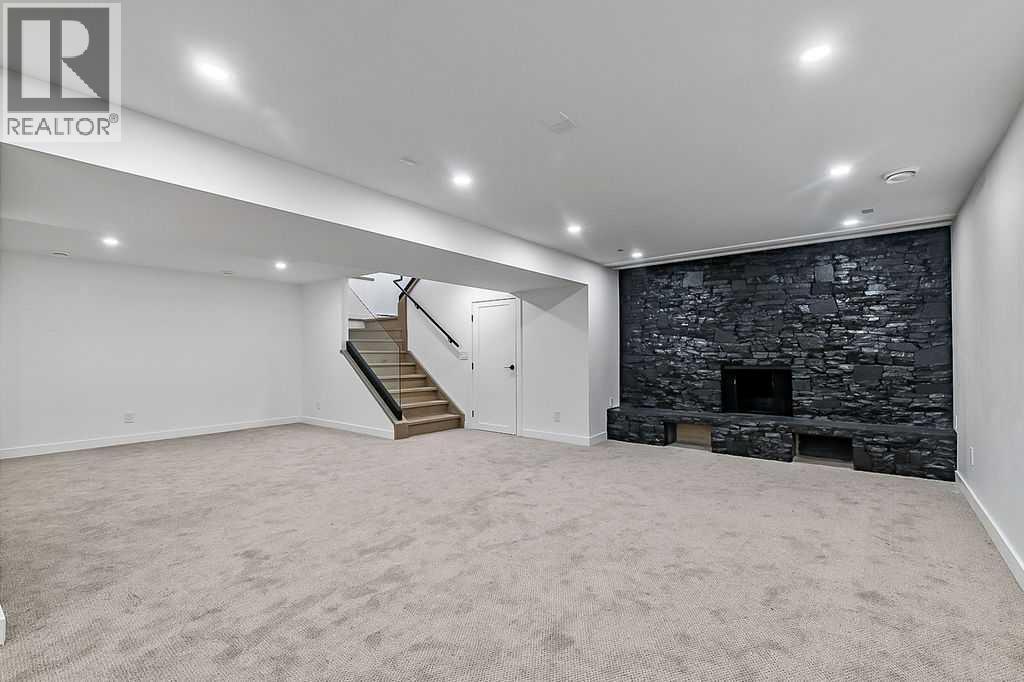 Single Family House for Sale in  Lake Twintree Road SE Lake Bonavista Calgary 