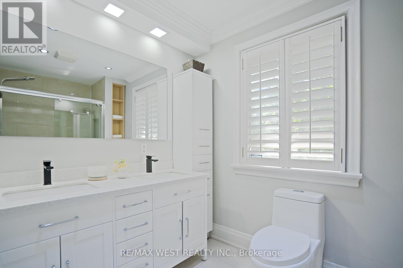Photo 16 of 4 Elmview Court, Toronto ON