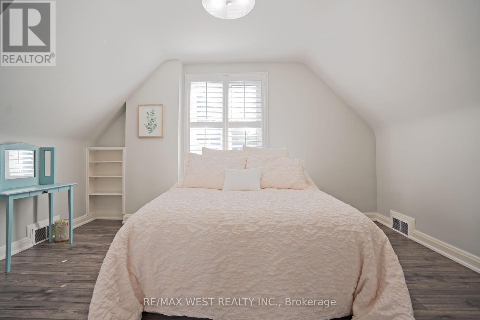 Photo 24 of 4 Elmview Court, Toronto ON