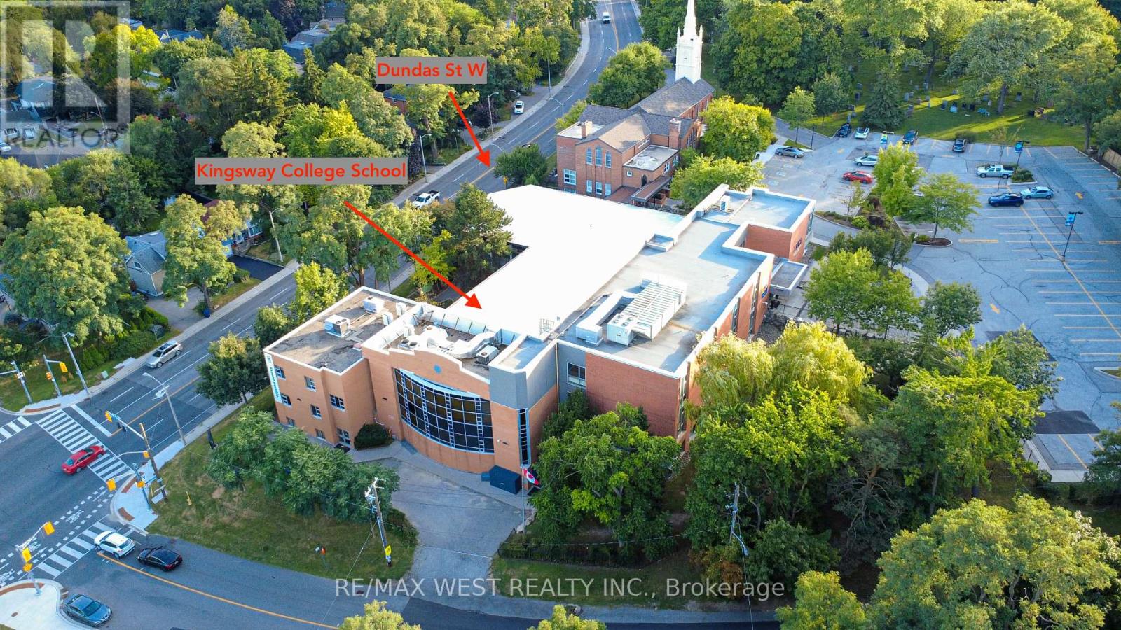 Photo 48 of 4 Elmview Court, Toronto ON