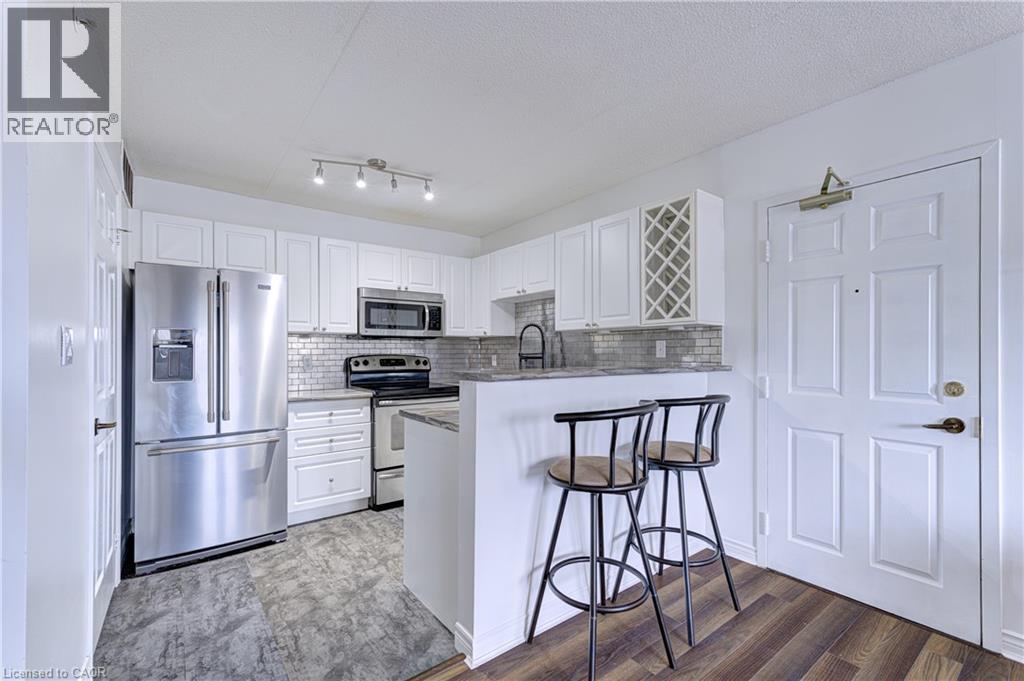 Photo 11 of 4005 Kilmer Drive Unit 210, Burlington ON