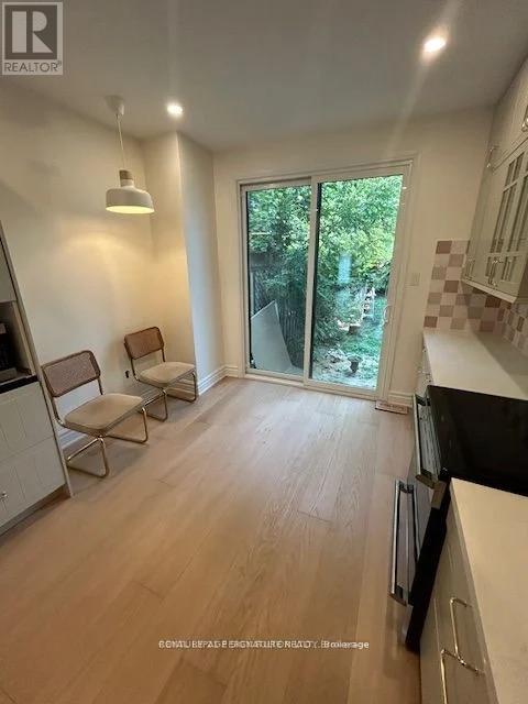 Photo 3 of Upper 163 Hampton Avenue, Toronto ON