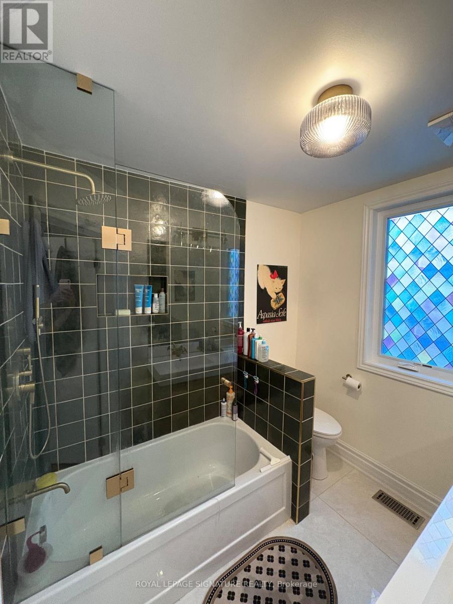 Photo 10 of Upper 163 Hampton Avenue, Toronto ON