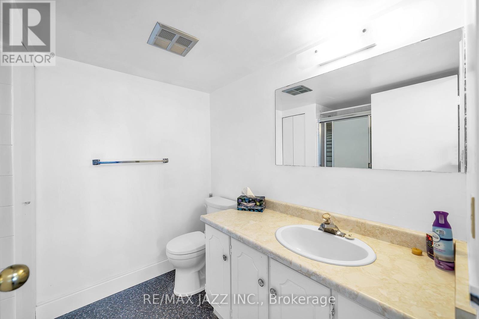 Photo 14 of 1214 55 William Street E, Oshawa ON