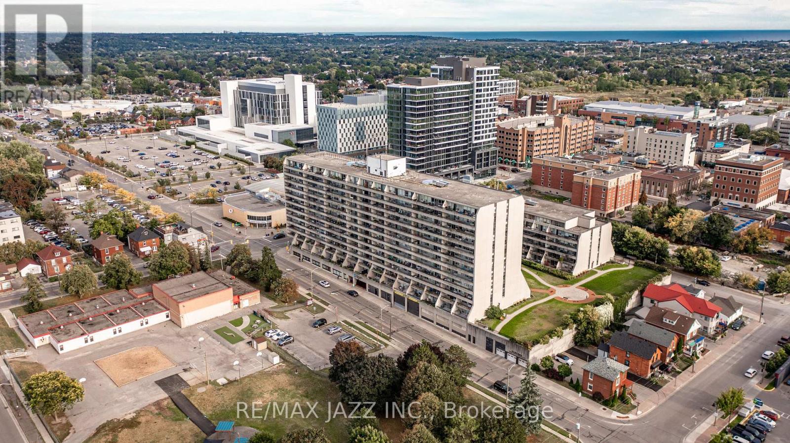 Photo 18 of 1214 55 William Street E, Oshawa ON