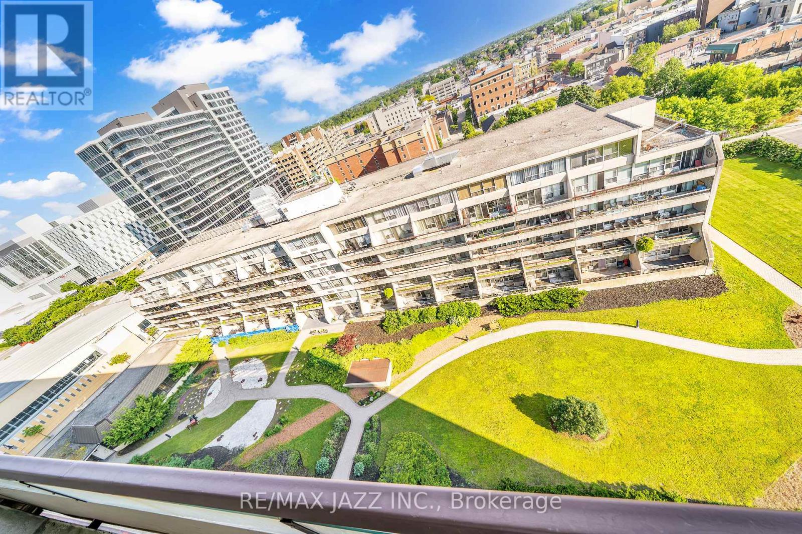 Photo 3 of 1214 55 William Street E, Oshawa ON