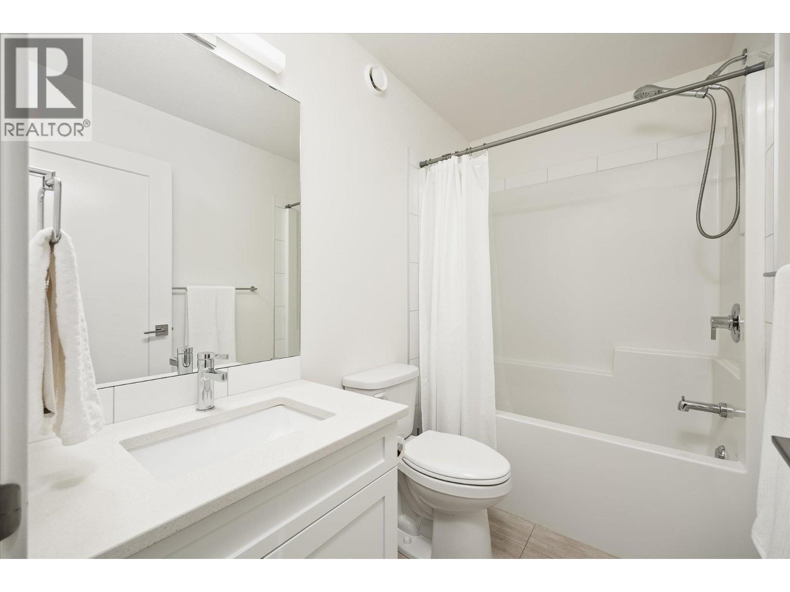 4 720 Valley Road, Kelowna