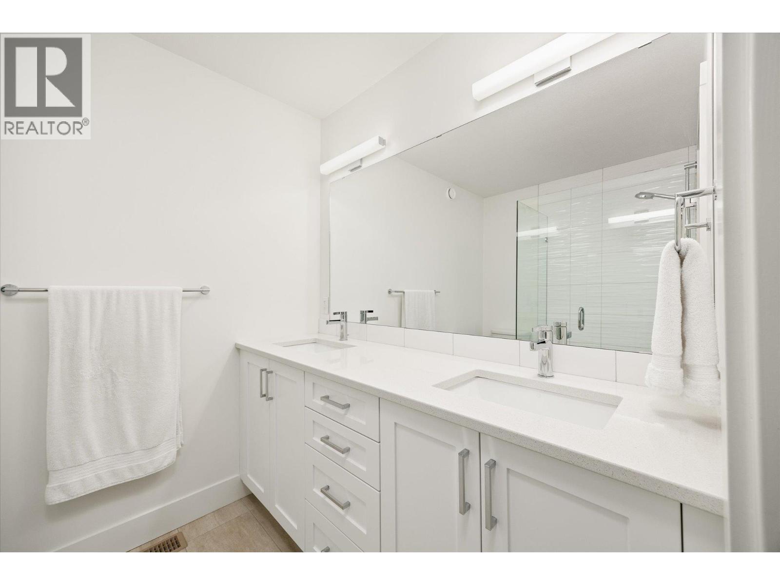 4 720 Valley Road, Kelowna