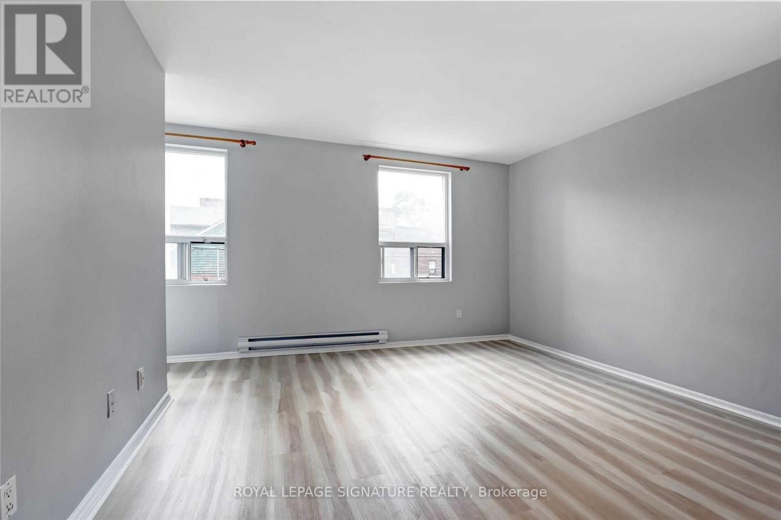 Photo 19 of 2 937 Danforth Avenue, Toronto ON