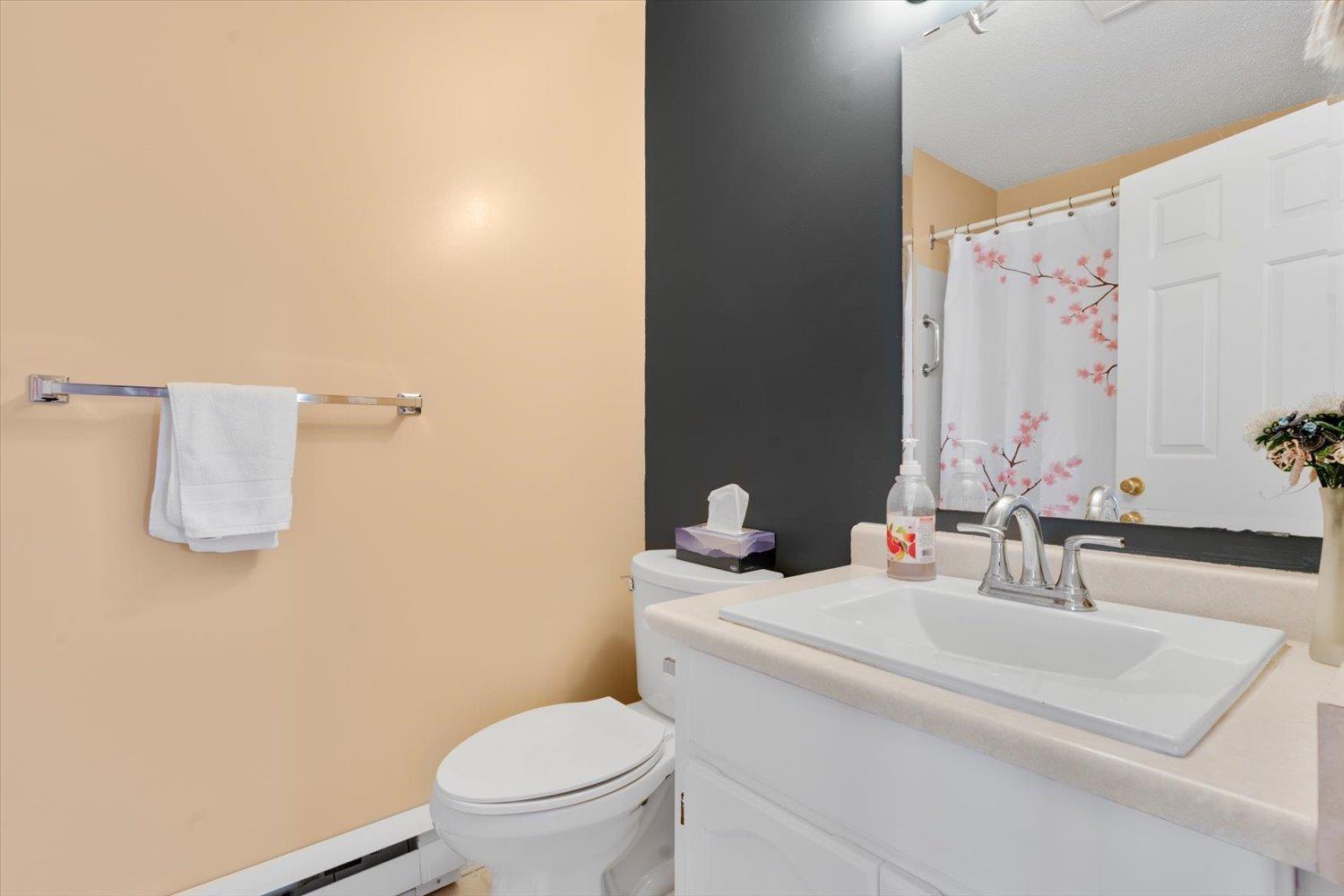 Photo 11 of 303 9006 Edward Street Chilliwack Proper West, Chilliwack BC