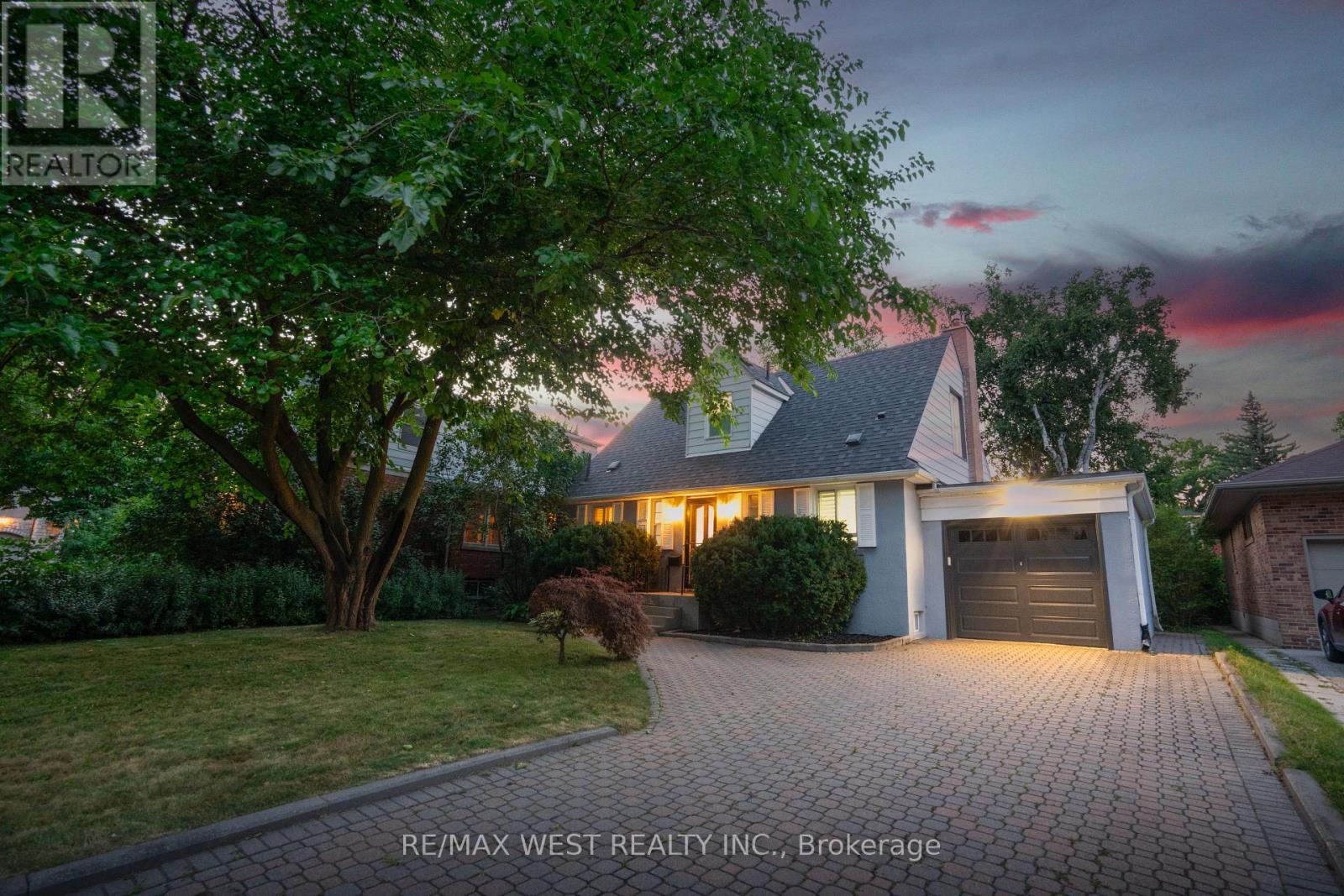 Photo 42 of 4 Elmview Court, Toronto ON