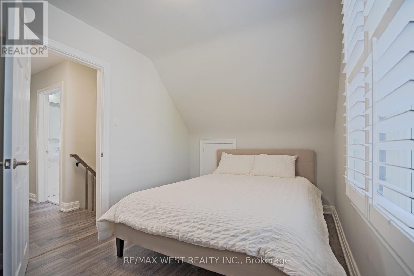 Photo 21 of 4 Elmview Court, Toronto ON