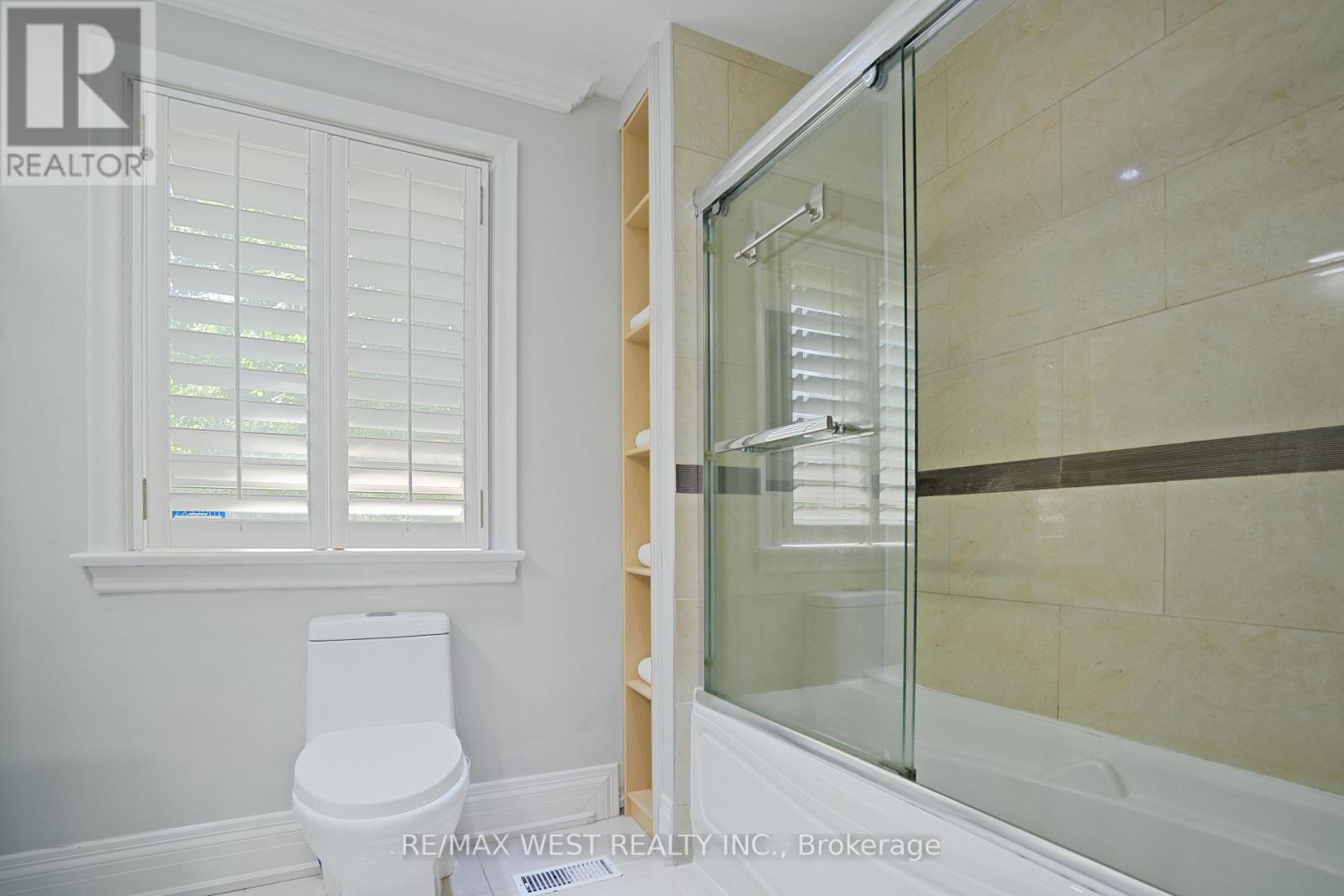 Photo 17 of 4 Elmview Court, Toronto ON