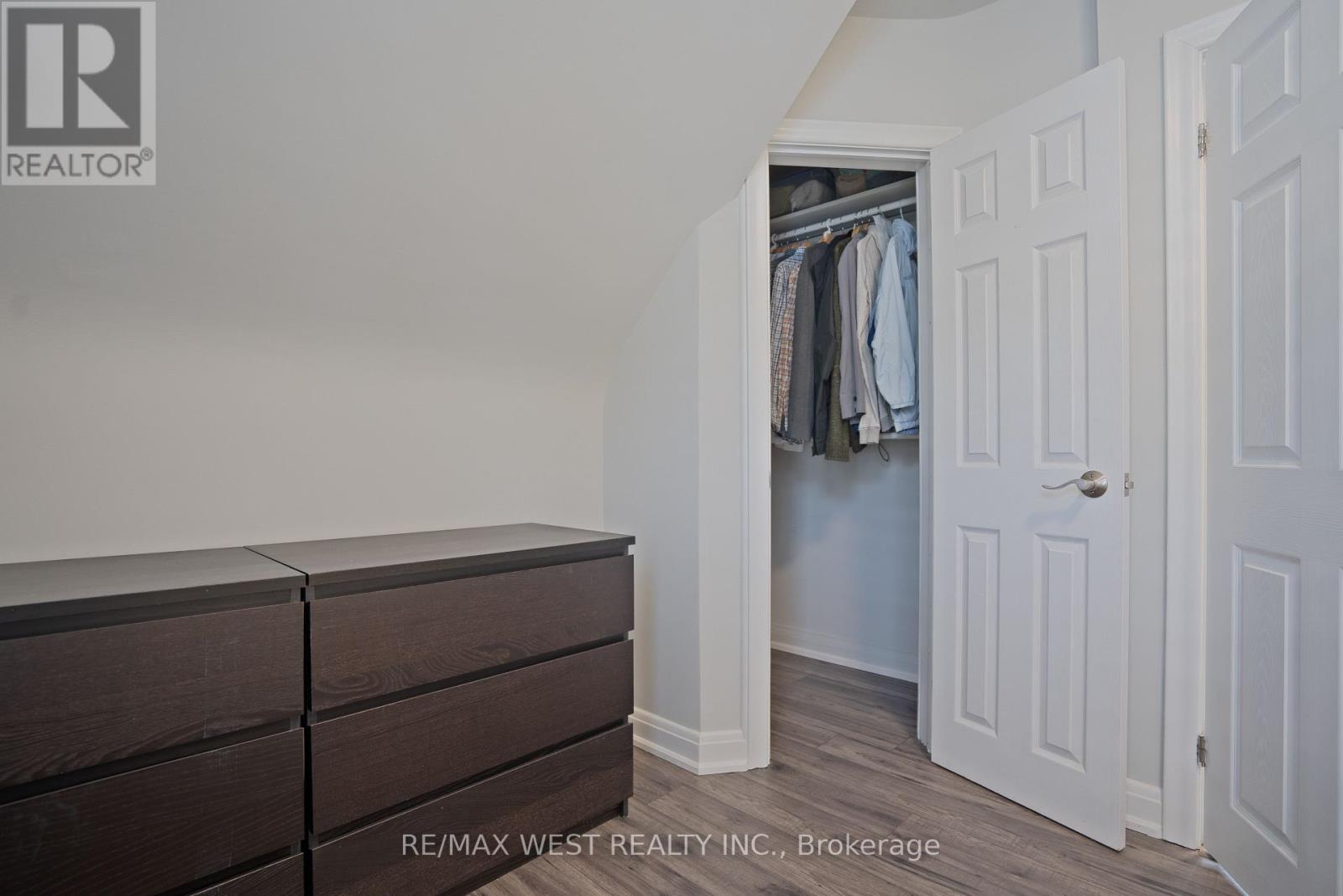 Photo 22 of 4 Elmview Court, Toronto ON