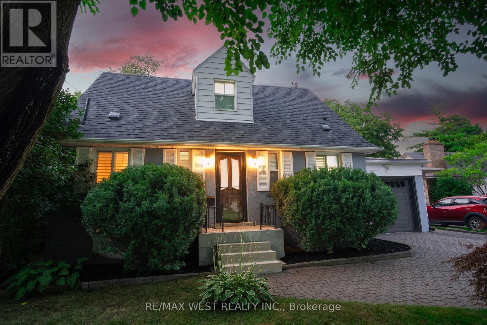Photo 40 of 4 Elmview Court, Toronto ON