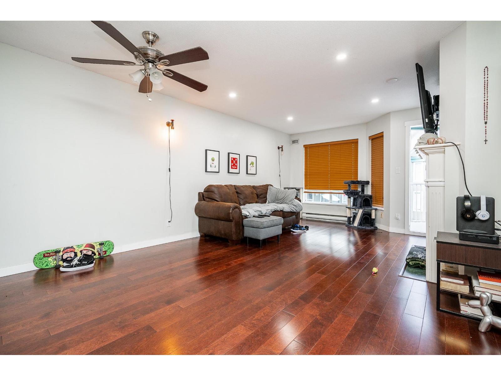 Photo 3 of 303 15140 108 Avenue, Surrey BC