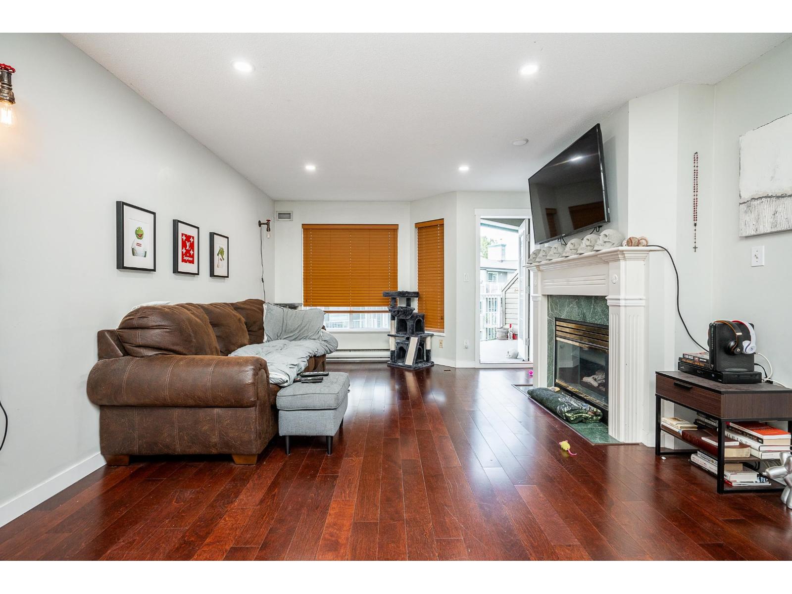 Photo 4 of 303 15140 108 Avenue, Surrey BC