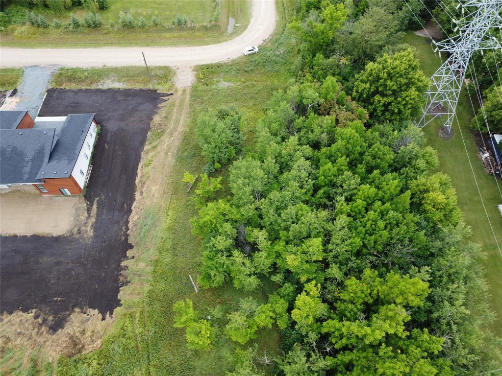 Photo 3 of 1 Bridge Lane, Lac Du Bonnet MB